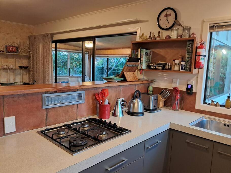 Secret Cottage Waitara Bagian luar foto