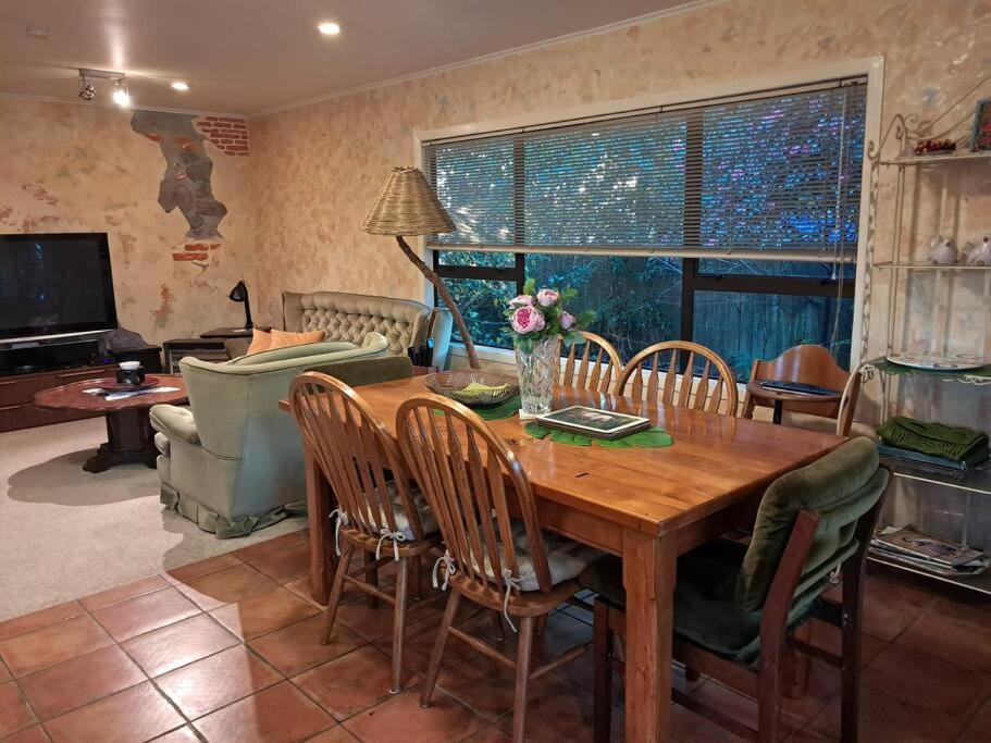 Secret Cottage Waitara Bagian luar foto