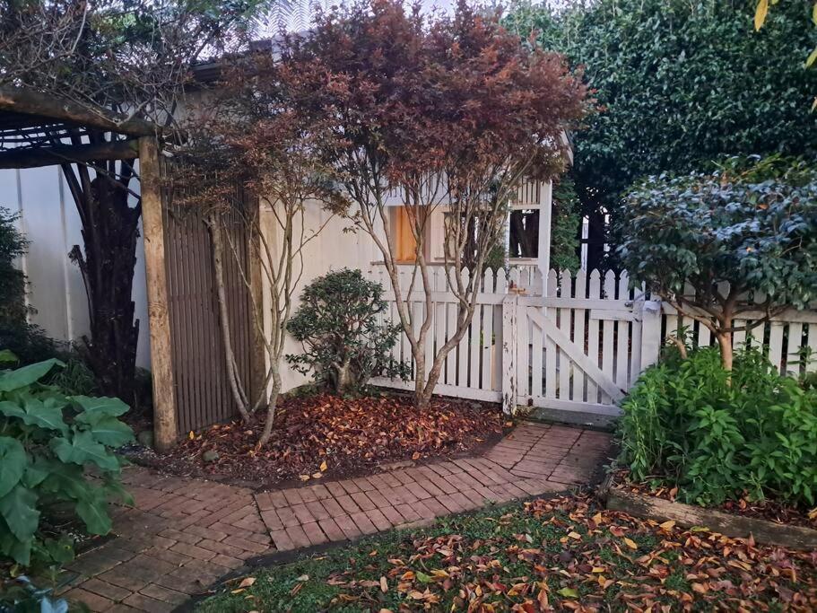 Secret Cottage Waitara Bagian luar foto